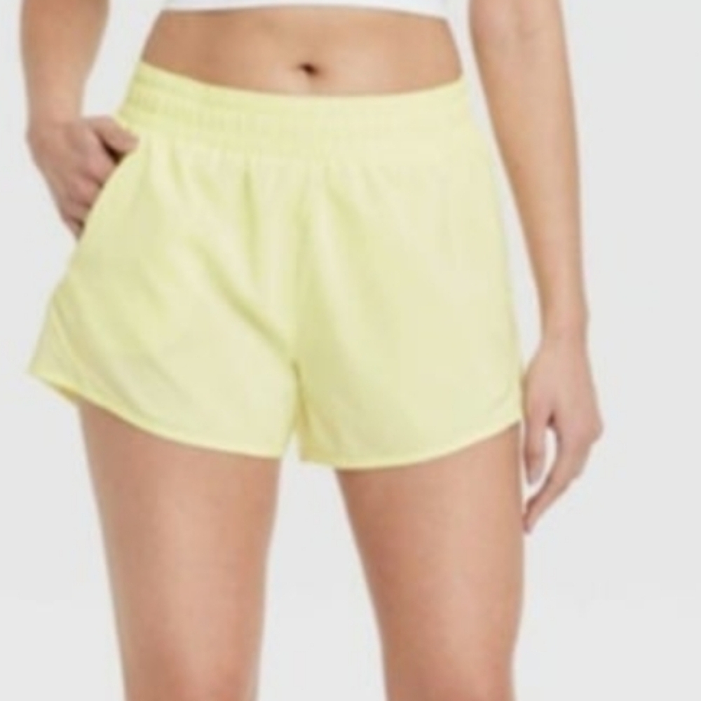 Women's Woven Mid-Rise Run Shorts 3" - All In Motion Lemon Yellow XL